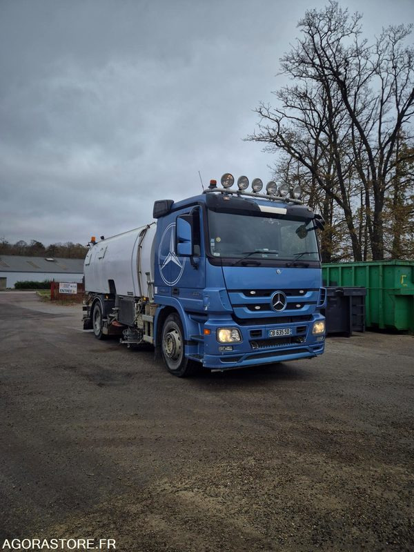 Balayeuse Eurovoirie Optifant 70 TA THP - 거리 청소 차량 : 사진 2 Balayeuse Eurovoirie Optifant 70 TA THP - 거리 청소 차량 : 사진 2