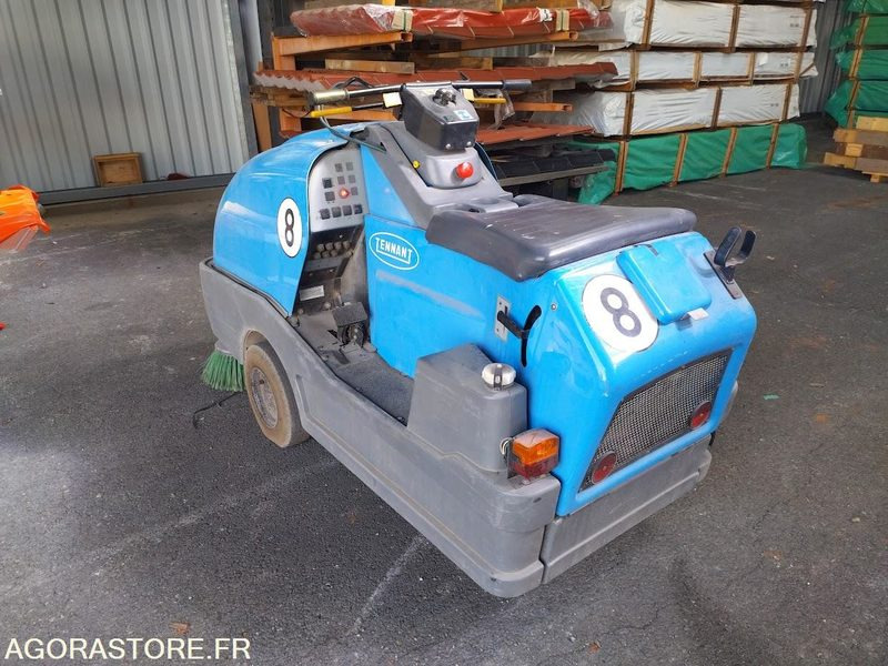 Balayeuse aspiratrice de trottoirs TENNANT LITTER HAWK 4100 - 거리 청소 차량 : 사진 3 Balayeuse aspiratrice de trottoirs TENNANT LITTER HAWK 4100 - 거리 청소 차량 : 사진 3