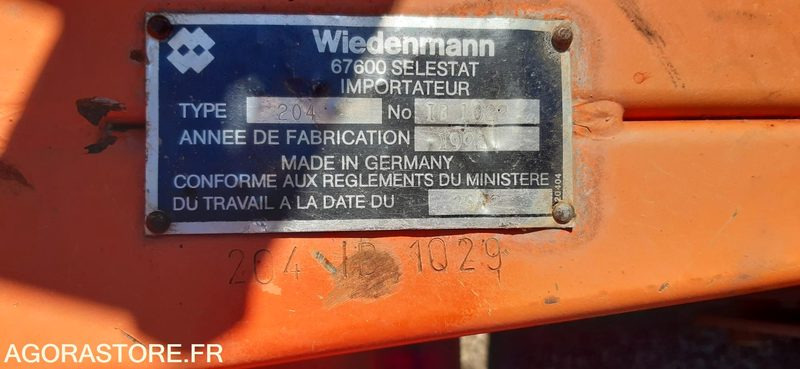 Balayeuse stade Wiedeman - 1992 - 정원 장비 : 사진 2 Balayeuse stade Wiedeman - 1992 - 정원 장비 : 사진 2