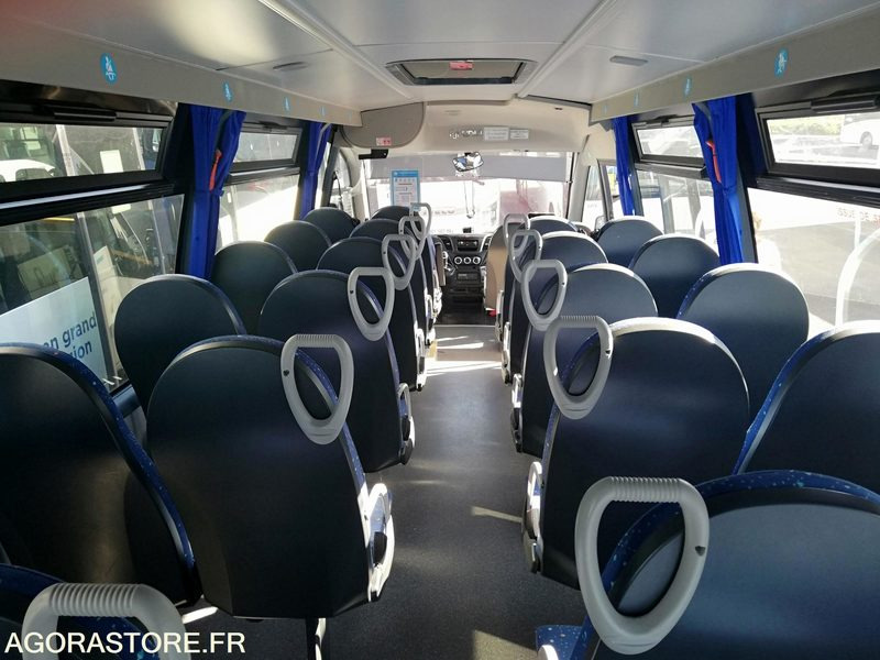 Bus Iveco UNVI 70C17 - 2017 - 120 000 km - 스쿨버스 : 사진 4 Bus Iveco UNVI 70C17 - 2017 - 120 000 km - 스쿨버스 : 사진 4