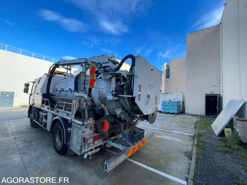 CAMION RENAULT19 HYDROCURER HUWER - 2018 / 341 258 KM - 진공 흡입 트럭 : 사진 4 CAMION RENAULT19 HYDROCURER HUWER - 2018 / 341 258 KM - 진공 흡입 트럭 : 사진 4