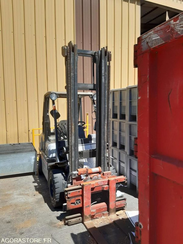 CHARIOT ELEVATEUR NISSAN FOURCHES ROTATIVE HS (R31153) GAZ - LPG 지게차 : 사진 1 CHARIOT ELEVATEUR NISSAN FOURCHES ROTATIVE HS (R31153) GAZ - LPG 지게차 : 사진 1