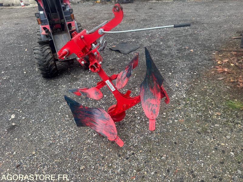 CHARRUE 1 SOCLE MICRO TRACTEUR - 농업용 기계 : 사진 1 CHARRUE 1 SOCLE MICRO TRACTEUR - 농업용 기계 : 사진 1