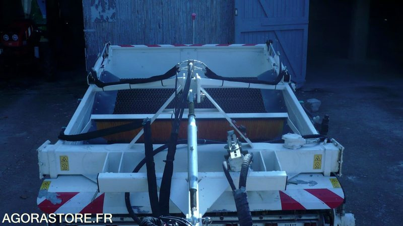 CRIBLEUR DE PLAGE TRACTÉ T160 N° de serie T067 - 스크리너 : 사진 2 CRIBLEUR DE PLAGE TRACTÉ T160 N° de serie T067 - 스크리너 : 사진 2