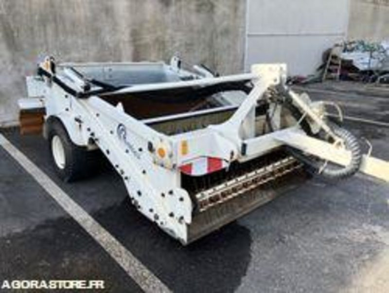 CRIBLEUR DE PLAGE TRACTÉ T160 N° de serie T067 - 스크리너 : 사진 5 CRIBLEUR DE PLAGE TRACTÉ T160 N° de serie T067 - 스크리너 : 사진 5