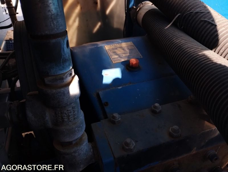 Camion 3.5t Hydrocureur Renault Mascott – équipement Huwer - 트럭 : 사진 5 Camion 3.5t Hydrocureur Renault Mascott – équipement Huwer - 트럭 : 사진 5