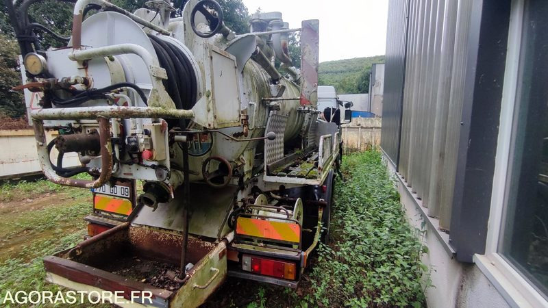 Camion Hydrocureur Renault - 진공 흡입 트럭 : 사진 3 Camion Hydrocureur Renault - 진공 흡입 트럭 : 사진 3