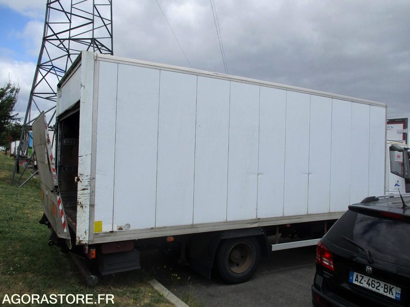 Camion IVECO + hayon élévateur - 박스 트럭 : 사진 5 Camion IVECO + hayon élévateur - 박스 트럭 : 사진 5