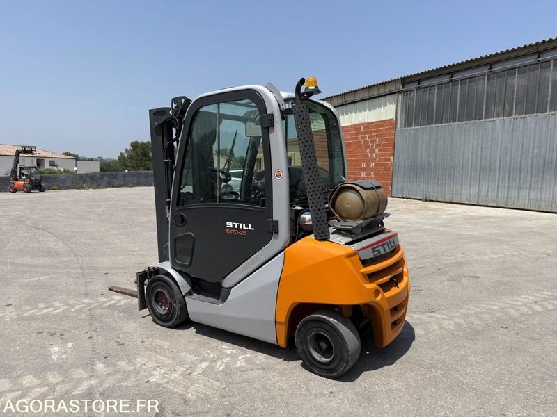 Chariot élévateur STILL 2T5 - 3300heures - LPG 지게차 : 사진 3 Chariot élévateur STILL 2T5 - 3300heures - LPG 지게차 : 사진 3
