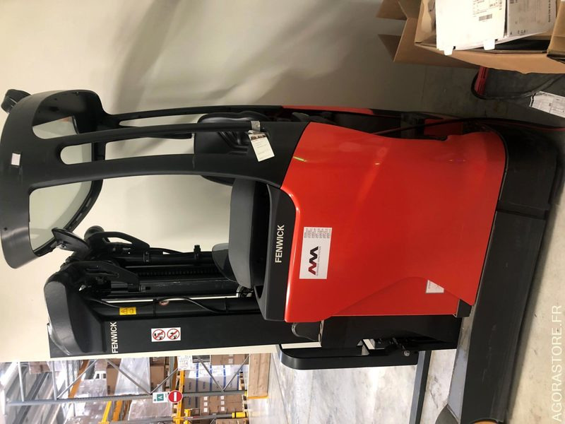 Chariot élévateur à mât rétractable - 리치 트럭 : 사진 2 Chariot élévateur à mât rétractable - 리치 트럭 : 사진 2