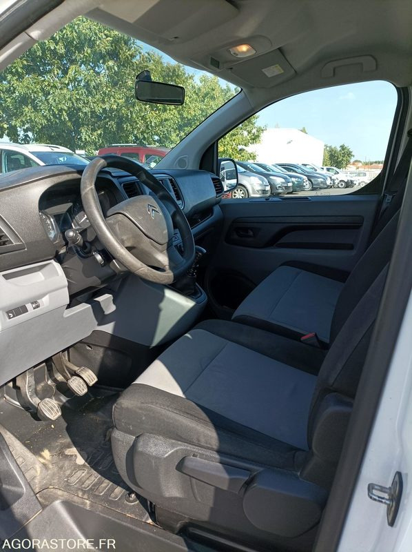 EZ-681-TM - Roulant - CITROEN JUMPY SPACE TOURER - 9 Places - 225 045 Kms - 소형 버스, 승합차 : 사진 5 EZ-681-TM - Roulant - CITROEN JUMPY SPACE TOURER - 9 Places - 225 045 Kms - 소형 버스, 승합차 : 사진 5