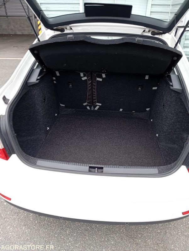 EZ-948-HK - Roulant - SKODA OCTAVIA - VP - 431 000 Kms - 차량 : 사진 5 EZ-948-HK - Roulant - SKODA OCTAVIA - VP - 431 000 Kms - 차량 : 사진 5