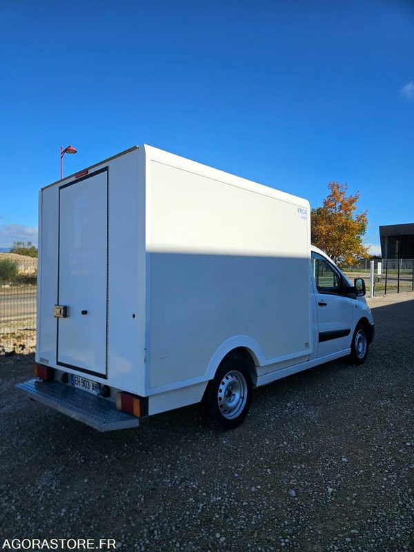 FIAT SCUDO 2.0 130 CAISSE FRIGORIFIQUE FRCX 3 PLACES - 냉동 밴 : 사진 4 FIAT SCUDO 2.0 130 CAISSE FRIGORIFIQUE FRCX 3 PLACES - 냉동 밴 : 사진 4