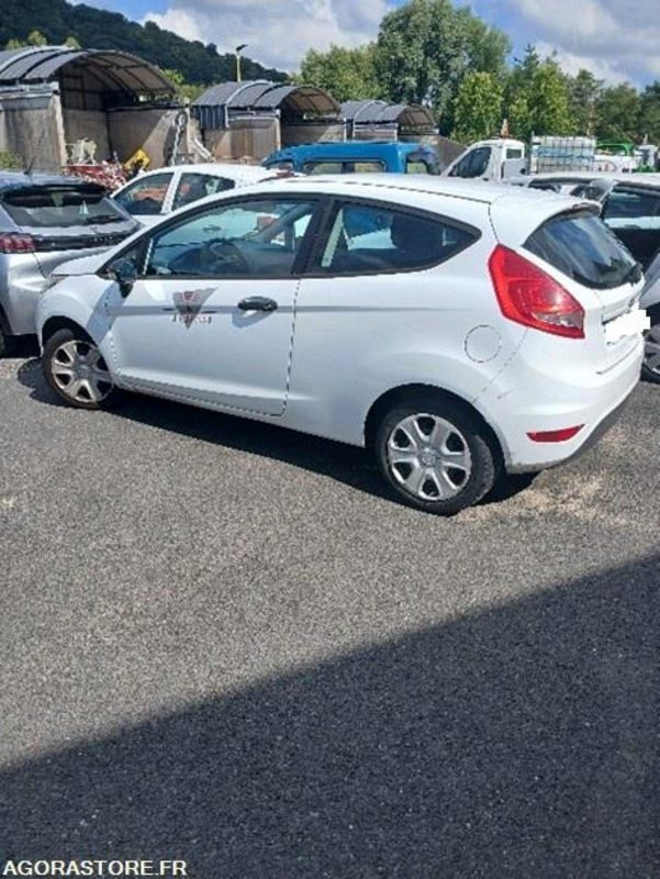 FORD FIESTA N°1 1.2 L– COULEUR BLANCHE - 차량 : 사진 2 FORD FIESTA N°1 1.2 L– COULEUR BLANCHE - 차량 : 사진 2
