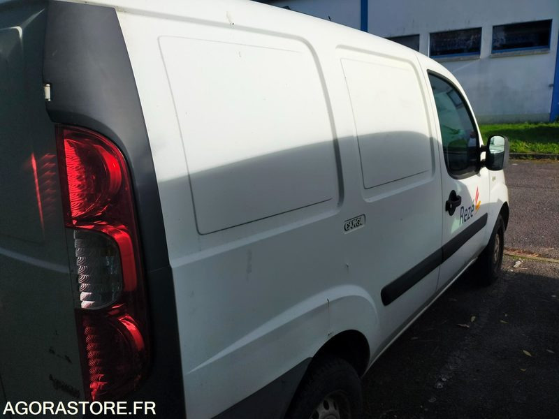 Fiat Doblo Essence et GNV - 소형 밴 : 사진 5 Fiat Doblo Essence et GNV - 소형 밴 : 사진 5