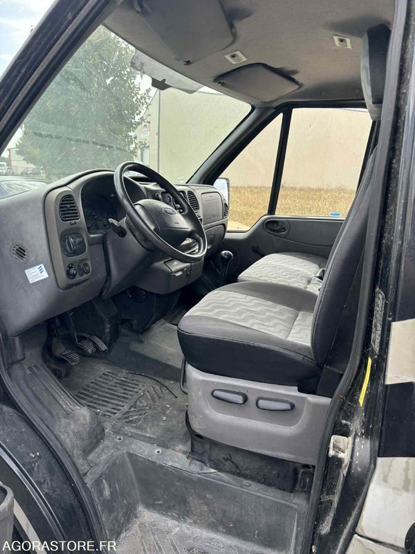 Fourgon FORD - Transport de 2 Chevaux - 2004 - 137 510 KM - 패널 밴 : 사진 5 Fourgon FORD - Transport de 2 Chevaux - 2004 - 137 510 KM - 패널 밴 : 사진 5