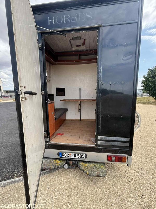 Fourgon FORD - Transport de 2 Chevaux - 2004 - 137 510 KM - 패널 밴 : 사진 4 Fourgon FORD - Transport de 2 Chevaux - 2004 - 137 510 KM - 패널 밴 : 사진 4