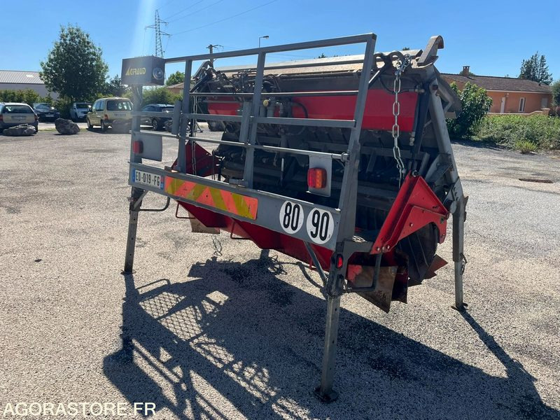 GRAVILLONNEUR ROLA 450 MAUGUIN D'OCCASION - 아스팔트 기계 : 사진 3 GRAVILLONNEUR ROLA 450 MAUGUIN D'OCCASION - 아스팔트 기계 : 사진 3