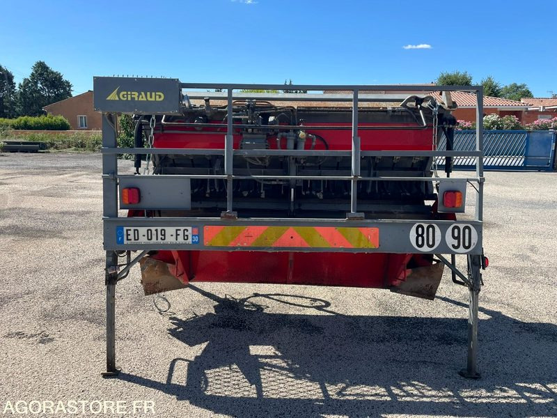 GRAVILLONNEUR ROLA 450 MAUGUIN D'OCCASION - 아스팔트 기계 : 사진 1 GRAVILLONNEUR ROLA 450 MAUGUIN D'OCCASION - 아스팔트 기계 : 사진 1