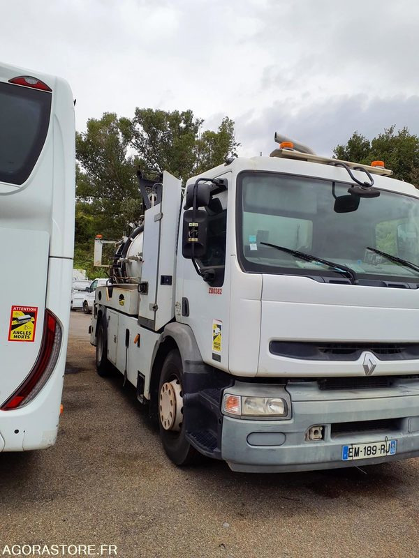 HYDROCUREUR 19T RIVARD - 2004 / 262 122 KM - 진공 흡입 트럭 : 사진 1 HYDROCUREUR 19T RIVARD - 2004 / 262 122 KM - 진공 흡입 트럭 : 사진 1