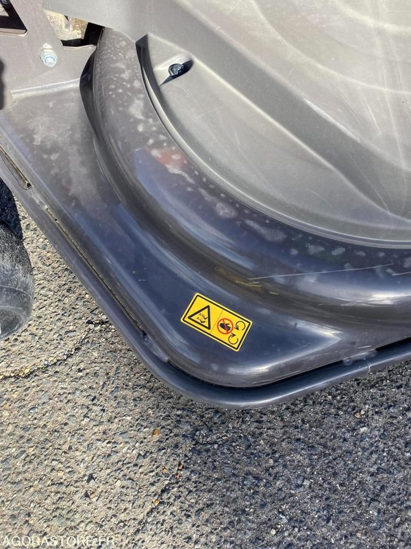 Husqvarna RC320TS 4x4 - 정원 모어 : 사진 4 Husqvarna RC320TS 4x4 - 정원 모어 : 사진 4