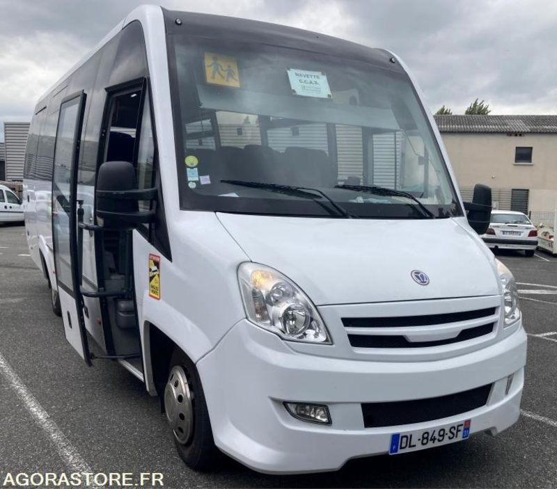 IVECO 70C17 DIETRICH CAREBUS - 2014 - 41295 KM - 소형 버스, 승합차 : 사진 2 IVECO 70C17 DIETRICH CAREBUS - 2014 - 41295 KM - 소형 버스, 승합차 : 사진 2