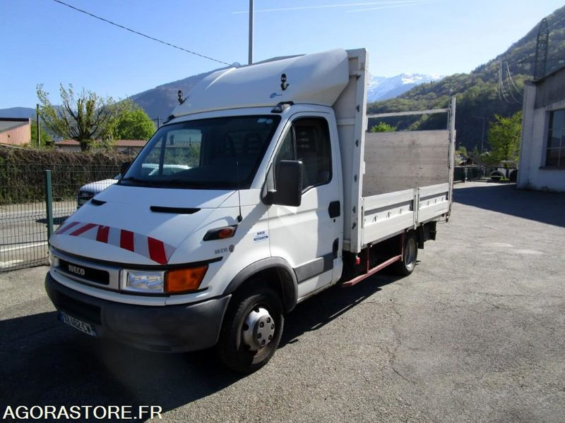 IVECO DAILY 35C11 du 28/04/2000 (Contrôle Technique joint) - 패널 밴 : 사진 2 IVECO DAILY 35C11 du 28/04/2000 (Contrôle Technique joint) - 패널 밴 : 사진 2