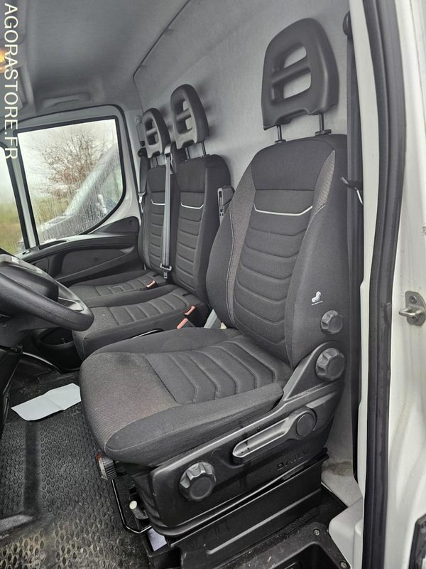 Iveco daily 35S14 - 2022 - 8815 Kms - 패널 밴 : 사진 5 Iveco daily 35S14 - 2022 - 8815 Kms - 패널 밴 : 사진 5