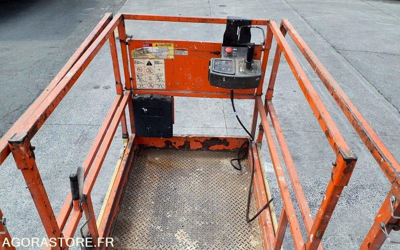고가작업 플랫폼 JLG 2646 ES  NACELLE CISEAU ÉLECTRIQUE 10 M ÉTROIT : 사진 10