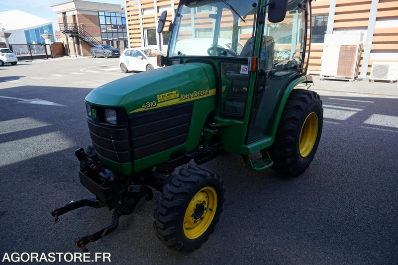JOHN DEERE - 장궤형 트랙터 : 사진 1 JOHN DEERE - 장궤형 트랙터 : 사진 1