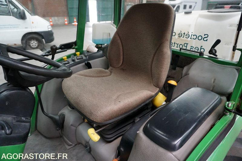 JOHN DEERE - 장궤형 트랙터 : 사진 3 JOHN DEERE - 장궤형 트랙터 : 사진 3