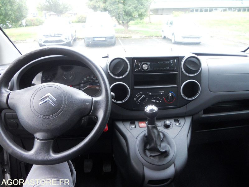 LOT 4 SLT - CITROEN BERLINGO - 차량 : 사진 4 LOT 4 SLT - CITROEN BERLINGO - 차량 : 사진 4