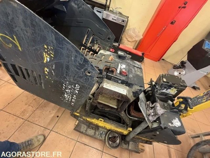 LOT DE 2 PLAQUES BOMAG BPR 60/65D/E ET BPR45/55D 2019 ET 2022 - 진동판 : 사진 4 LOT DE 2 PLAQUES BOMAG BPR 60/65D/E ET BPR45/55D 2019 ET 2022 - 진동판 : 사진 4