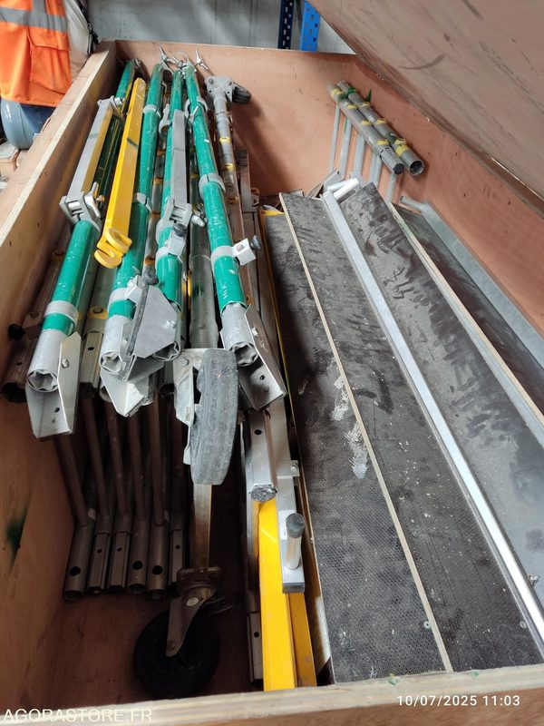 LOT DE 3 ECHAFFAUDAGES MACC ET COGNET - 도구/ 장비 : 사진 2 LOT DE 3 ECHAFFAUDAGES MACC ET COGNET - 도구/ 장비 : 사진 2