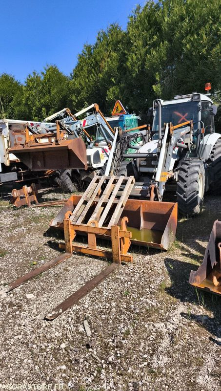 Lot Renault - Tracteur chargeur Renault ergos 105-god 0002- 2000 - 10958 et TR12 - 장궤형 트랙터 : 사진 1 Lot Renault - Tracteur chargeur Renault ergos 105-god 0002- 2000 - 10958 et TR12 - 장궤형 트랙터 : 사진 1