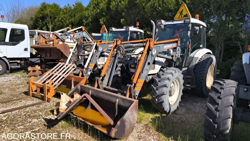 Lot Renault - Tracteur ergos 110-CF 056 - 2001 - 11404 et CHARGEUR FAUCHEUX TRF0 - 장궤형 트랙터 : 사진 1 Lot Renault - Tracteur ergos 110-CF 056 - 2001 - 11404 et CHARGEUR FAUCHEUX TRF0 - 장궤형 트랙터 : 사진 1