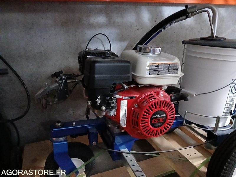 MACHINE A PEINDRE LE SOL - 도구/ 장비 : 사진 1 MACHINE A PEINDRE LE SOL - 도구/ 장비 : 사진 1