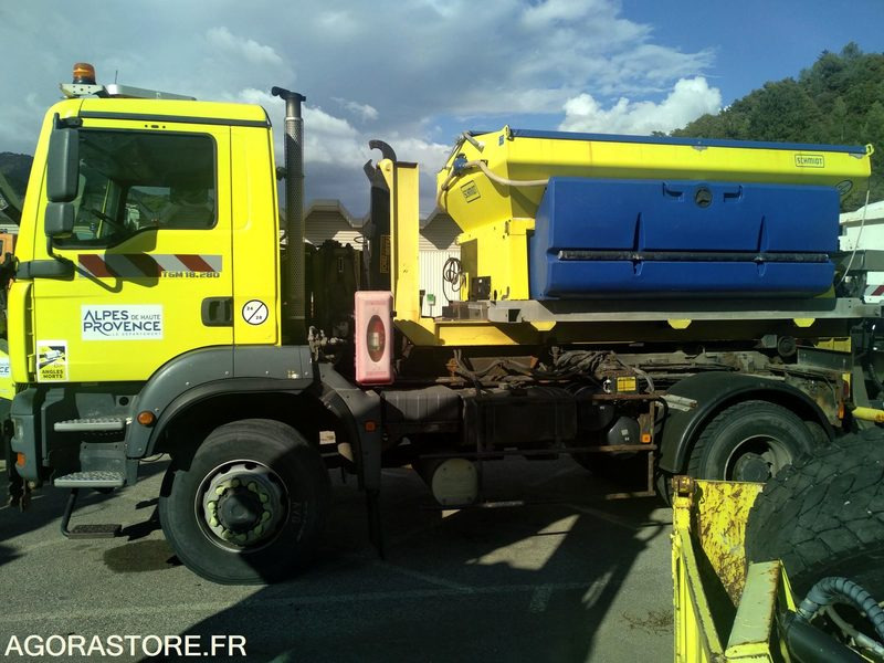 MAN 18.280 TGM 4X4 , saleuse STRATOS B40K, lame acier, aileron déneigement - 트럭 : 사진 2 MAN 18.280 TGM 4X4 , saleuse STRATOS B40K, lame acier, aileron déneigement - 트럭 : 사진 2