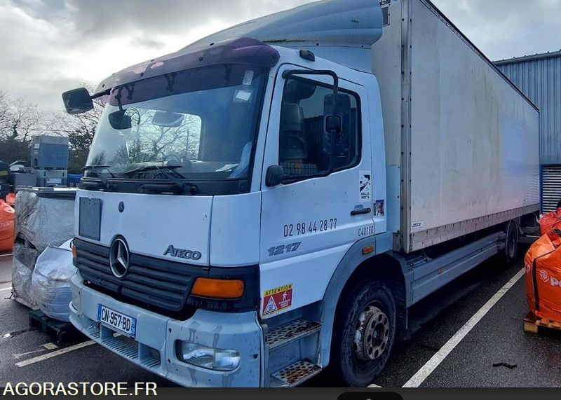 MERCEDES ATEGO Hayon ADR - CN-957-BD - 1998 / 457 456 KM - 트럭 : 사진 2 MERCEDES ATEGO Hayon ADR - CN-957-BD - 1998 / 457 456 KM - 트럭 : 사진 2