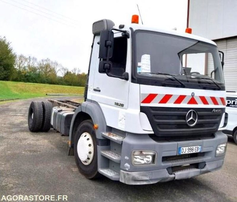 MERCEDES AXOR 1828N - 2002 / 578 610 KM - 캡 새시 트럭 : 사진 2 MERCEDES AXOR 1828N - 2002 / 578 610 KM - 캡 새시 트럭 : 사진 2
