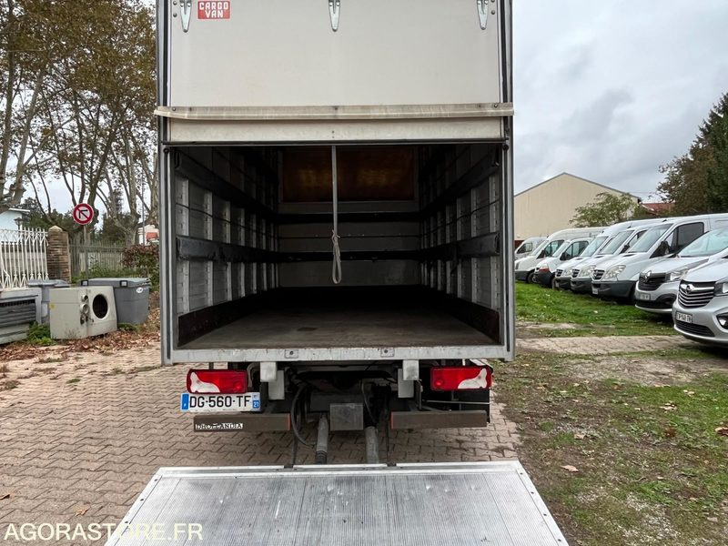 MERCEDES SPRINTER - 2014 / 165 605 KM - 패널 밴 : 사진 4 MERCEDES SPRINTER - 2014 / 165 605 KM - 패널 밴 : 사진 4