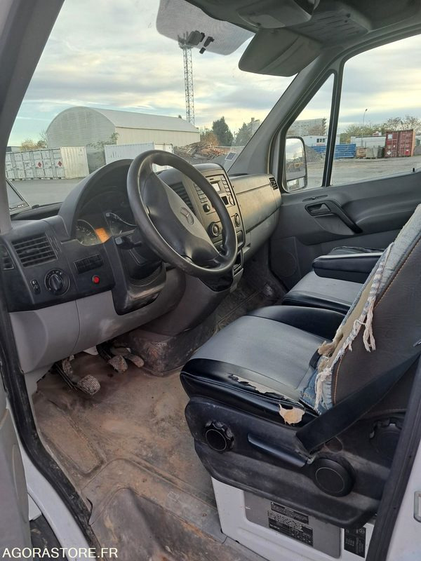 MERCEDES SPRINTER - 2014 / 250206 KM (Mfc078) - 패널 밴 : 사진 5 MERCEDES SPRINTER - 2014 / 250206 KM (Mfc078) - 패널 밴 : 사진 5