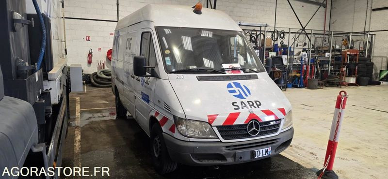 MERCEDES Sprinter fourgon 2006 175000Km Roulant sans CT PRO UNIQUEMENT - 패널 밴 : 사진 1 MERCEDES Sprinter fourgon 2006 175000Km Roulant sans CT PRO UNIQUEMENT - 패널 밴 : 사진 1