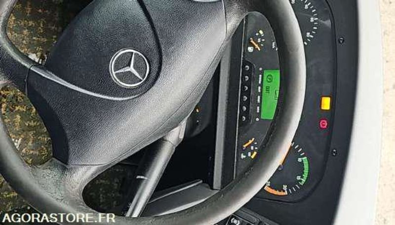 MERCEDES TOURISMO - BL273GX - 2011 - 1 039 589 KMS - 대형 버스 : 사진 3 MERCEDES TOURISMO - BL273GX - 2011 - 1 039 589 KMS - 대형 버스 : 사진 3