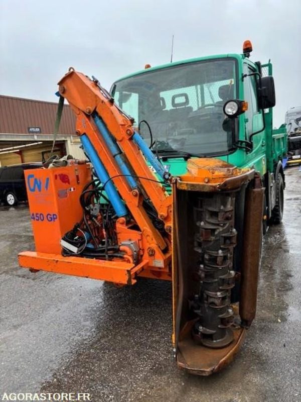 MERCEDES UNIMOG U300C VERSION COMMUNALE 2003 38210 KM + EPAREUSE CMV 450GP - 트럭 : 사진 2 MERCEDES UNIMOG U300C VERSION COMMUNALE 2003 38210 KM + EPAREUSE CMV 450GP - 트럭 : 사진 2