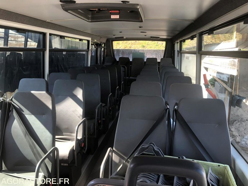 MINI-BUS MERCEDES VARIO - 127178 kms - 2000 - 소형 버스, 승합차 : 사진 3 MINI-BUS MERCEDES VARIO - 127178 kms - 2000 - 소형 버스, 승합차 : 사진 3