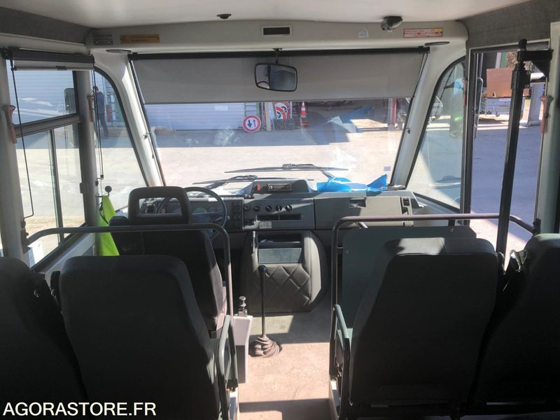 MINI-BUS MERCEDES VARIO - 127178 kms - 2000 - 소형 버스, 승합차 : 사진 4 MINI-BUS MERCEDES VARIO - 127178 kms - 2000 - 소형 버스, 승합차 : 사진 4