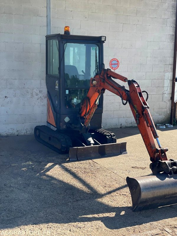 MINI-PELLE SUR CHENILLE CAOUTCHOUC HITACHI ZX17U-2 15CV 1.9T AVEC 3 GODETS - 굴착기 : 사진 3 MINI-PELLE SUR CHENILLE CAOUTCHOUC HITACHI ZX17U-2 15CV 1.9T AVEC 3 GODETS - 굴착기 : 사진 3