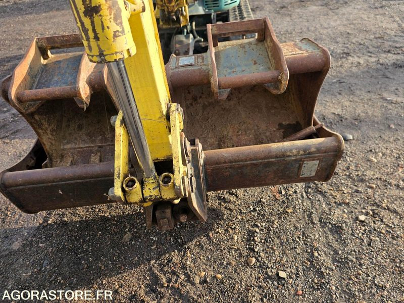 MINI-PELLE YANMAR VIO 10 - 2004 - 1952 HEURES - 미니 굴삭기 : 사진 4 MINI-PELLE YANMAR VIO 10 - 2004 - 1952 HEURES - 미니 굴삭기 : 사진 4