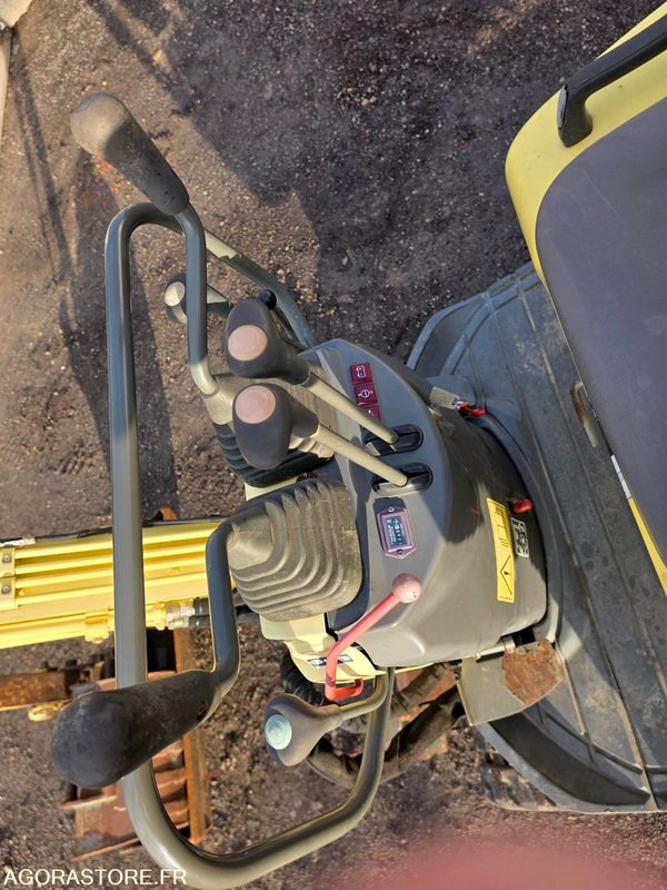 MINI-PELLE YANMAR VIO 10 - 2004 - 1952 HEURES - 미니 굴삭기 : 사진 5 MINI-PELLE YANMAR VIO 10 - 2004 - 1952 HEURES - 미니 굴삭기 : 사진 5